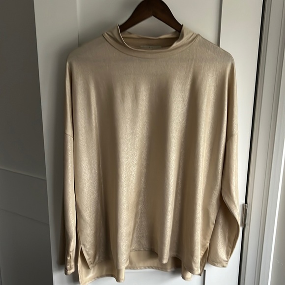 Mock Turtleneck Gold Shimmery Flowy Blouse Size XL - Picture 1 of 5